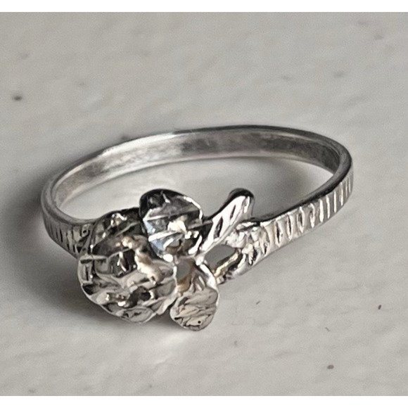 Sterling Silver 925 Rose Flower Ring Vintage Floral Design Etched Band Size 7.5 - Picture 8 of 10